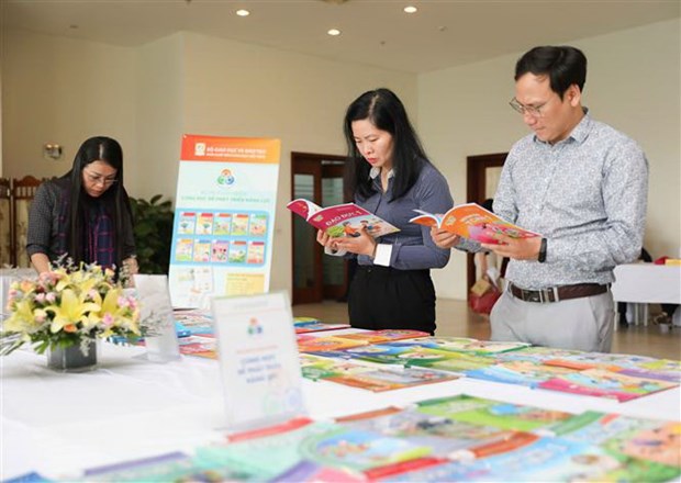 4 mẫu sách giáo khoa mới 4 mẫu sách giáo khoa mới